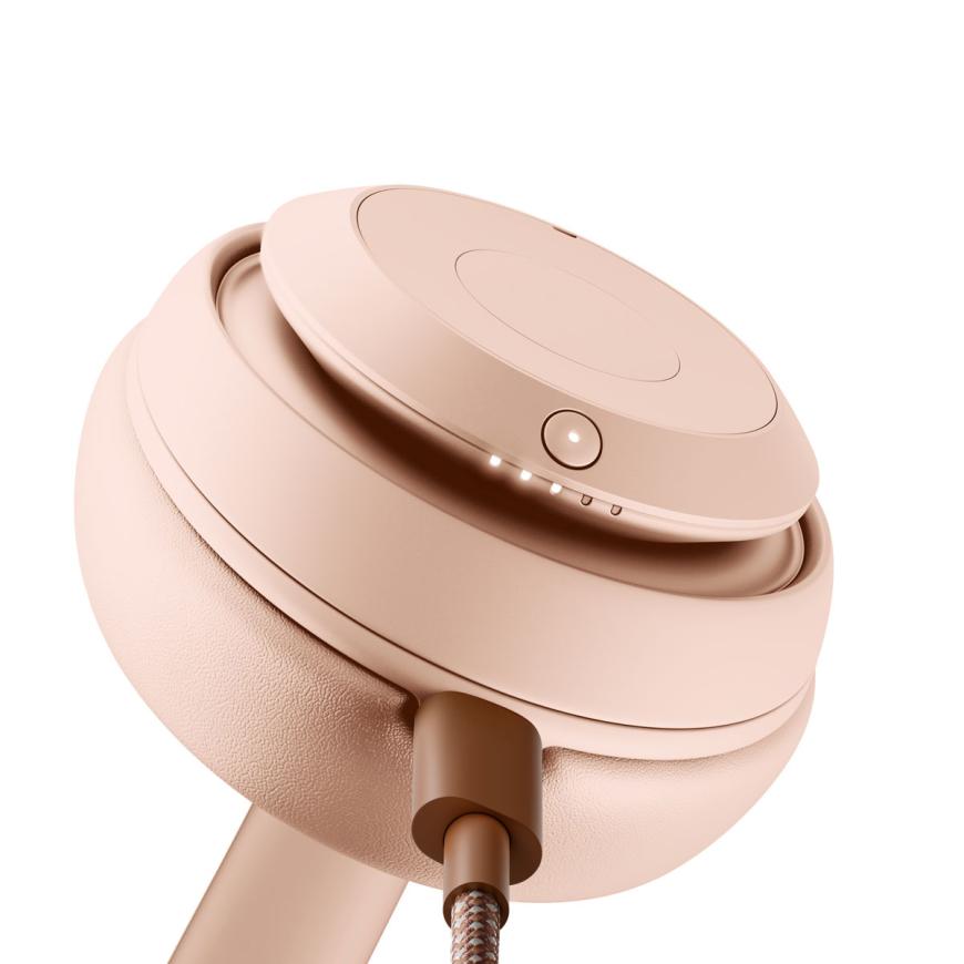 Beats Studio Pro (Kim Kardashian), Moon