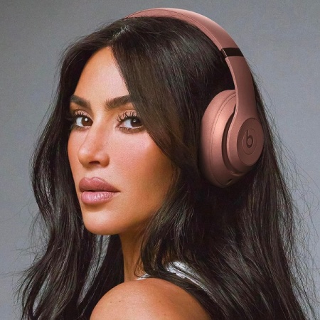 Beats Studio Pro (Kim Kardashian), Earth