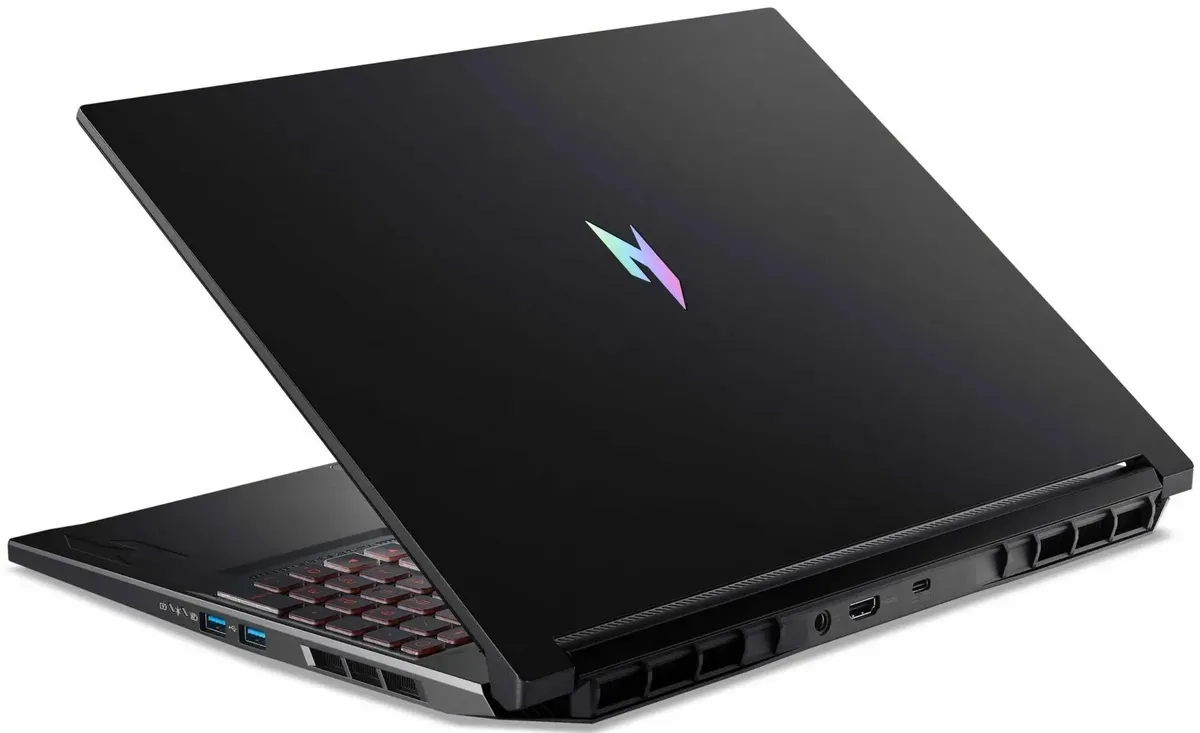 Ноутбук Acer Nitro V16 AI ANV16-42-R309 (AMD Ryzen 5 240 4300MHz/16GB/512GB SSD/16"/1920x1200/180Hz/Nvidia Geforce RTX 5050 8Gb/Wi-Fi/Bluetooth/Windows 11 Home) Черный